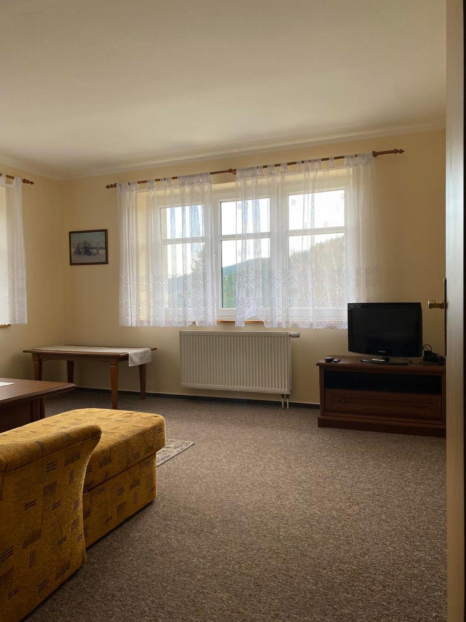 Apartment Okolo Pece Пец под Снежко Екстериор снимка